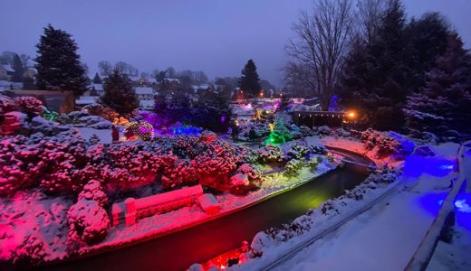 Kleine Sächsische Schweiz - Advent im Miniaturpark - ein bunter Park im Schnee